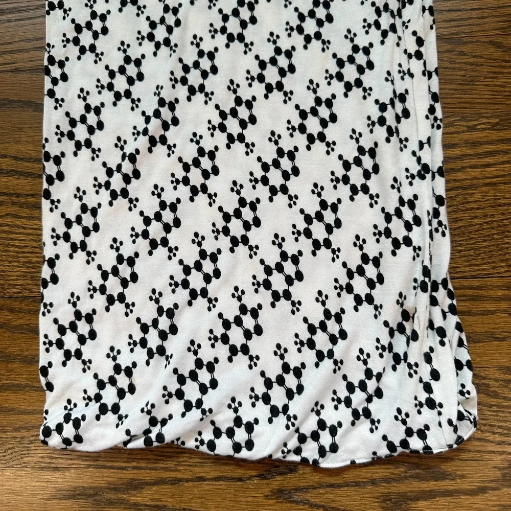 Svaha USA Molecules Print STEM Science Infinity Scarf Black White Polyester Knit